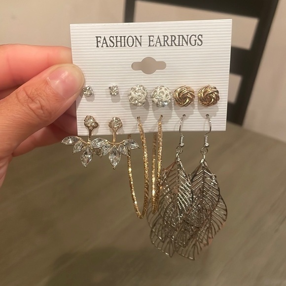 Brand new set of earrings​​​​​​ - Picture 1 of 7